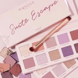 NIB Wander Beauty Suite Escape Eyeshadow Palette